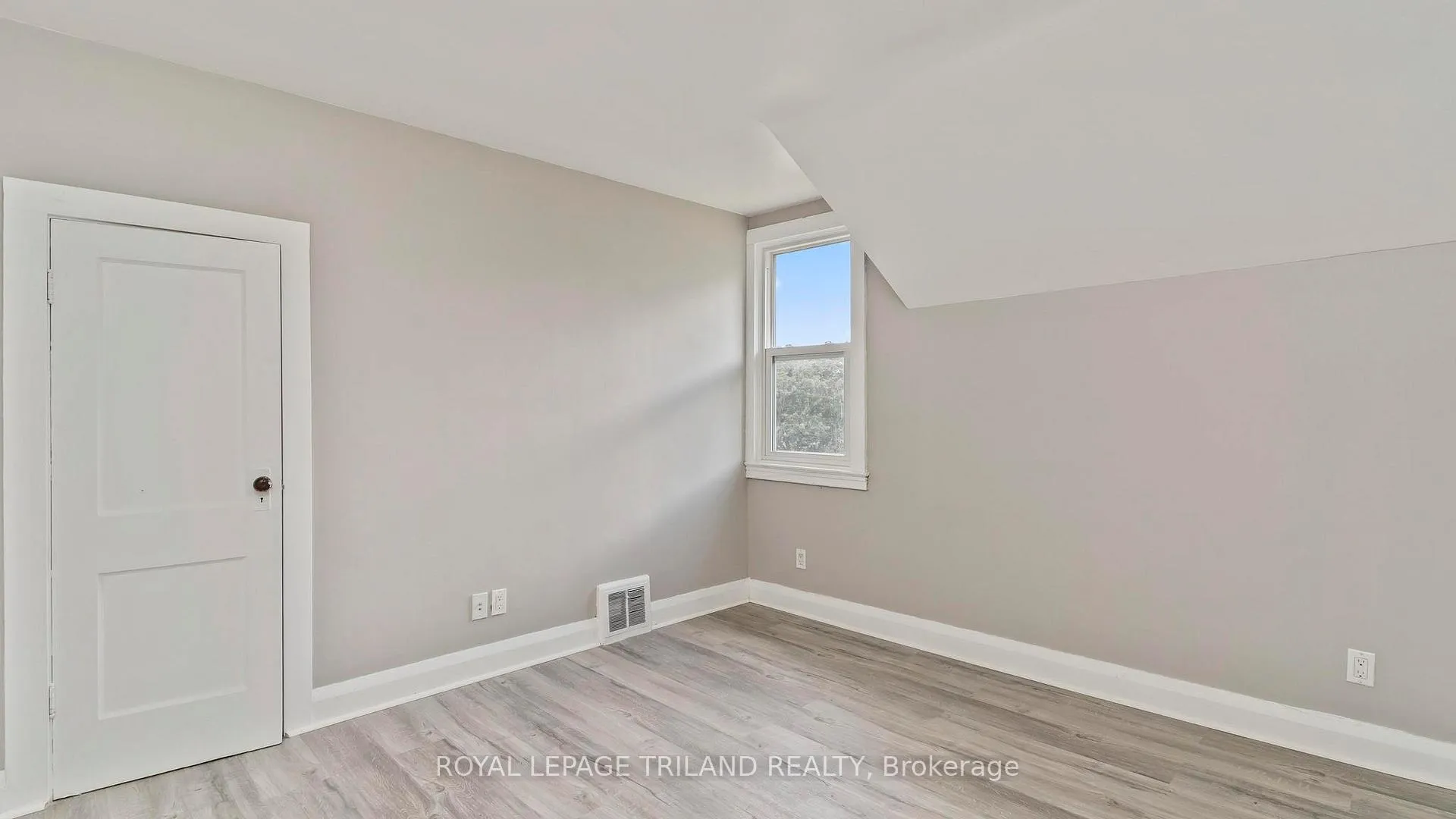 Photo 22 of 50 Fairview Avenue, St. Thomas — HOMEH