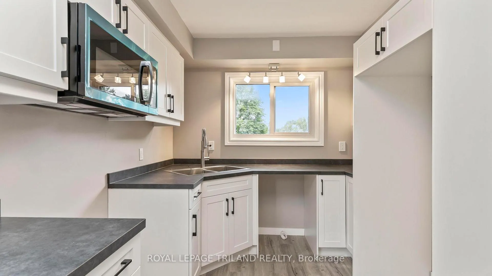 Photo 30 of 50 Fairview Avenue, St. Thomas — HOMEH