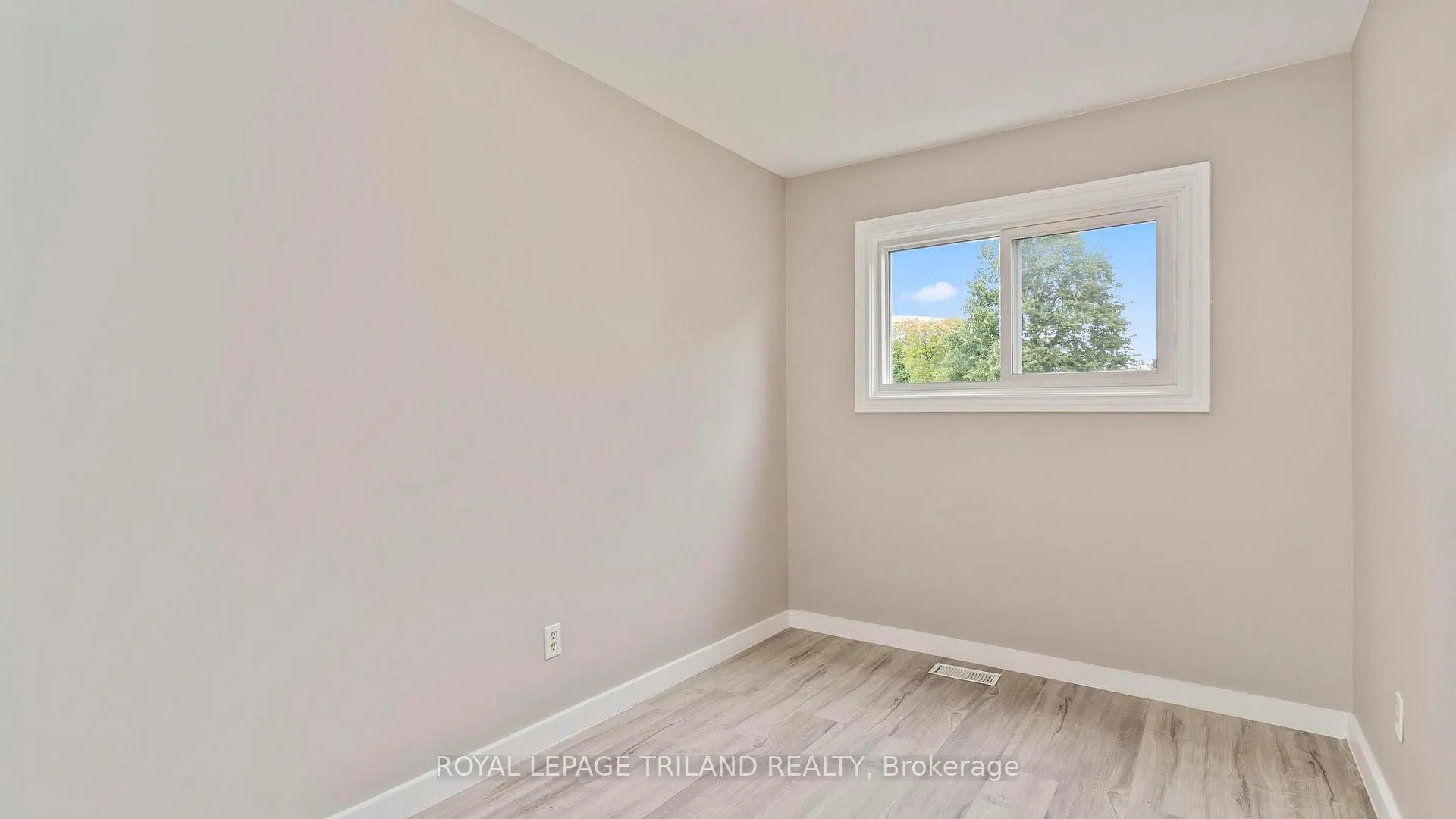 Photo 33 of 50 Fairview Avenue, St. Thomas — HOMEH