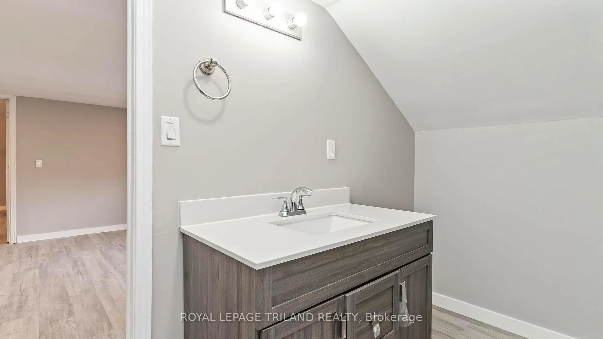 Photo 48 of 50 Fairview Avenue, St. Thomas — HOMEH