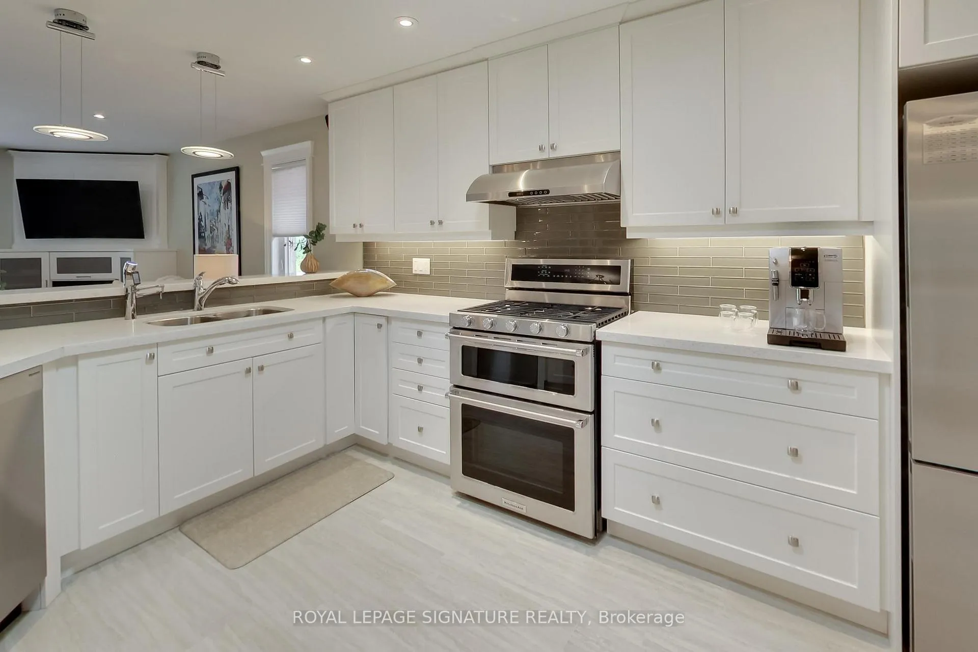 Photo 3 of 14 Stanley Street, Barrie, East Bayfield — HOMEH