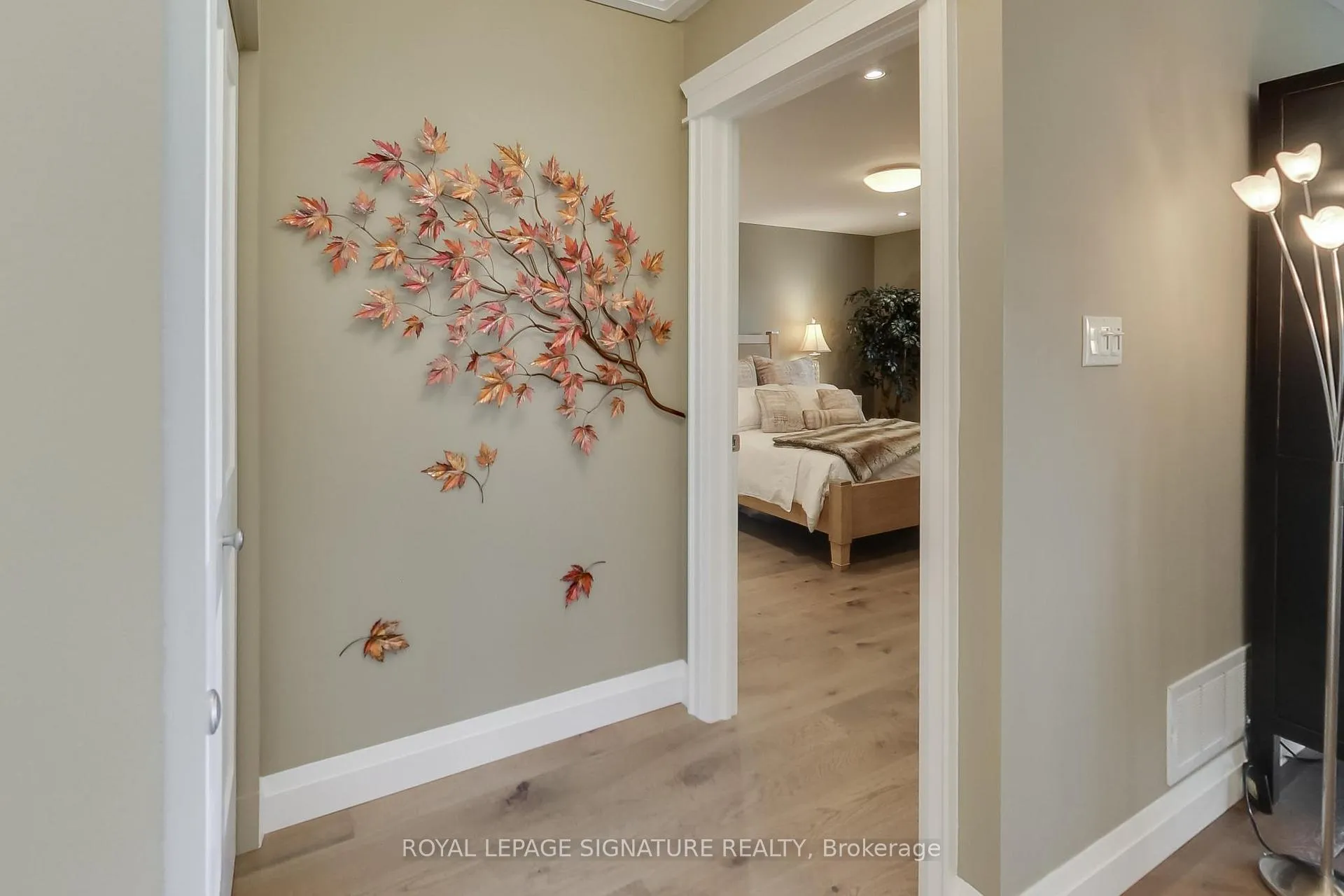 Photo 8 of 14 Stanley Street, Barrie, East Bayfield — HOMEH