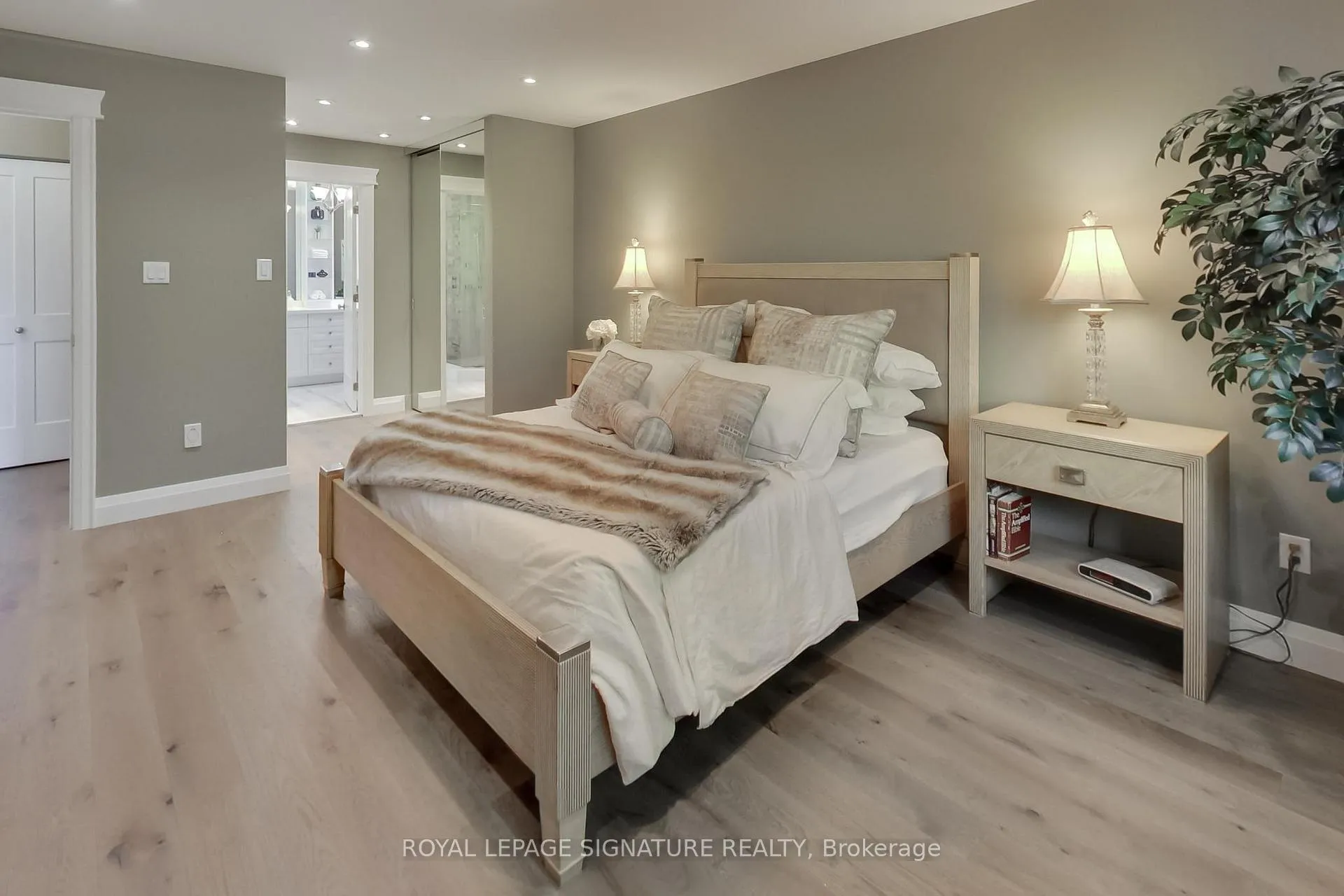 Photo 9 of 14 Stanley Street, Barrie, East Bayfield — HOMEH