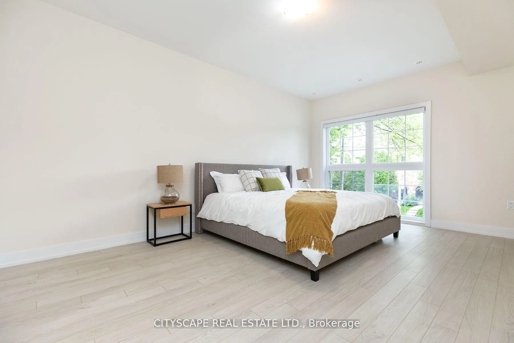 Photo 10 of 1084 Lansdowne Avenue, Toronto, Dovercourt-Wallace Emerson-Junction — HOMEH