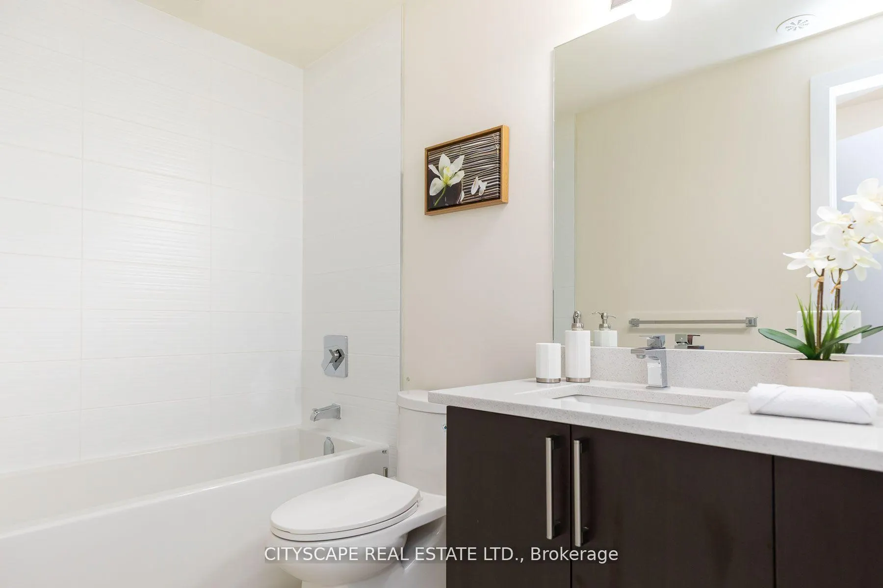 Photo 12 of 1084 Lansdowne Avenue, Toronto, Dovercourt-Wallace Emerson-Junction — HOMEH