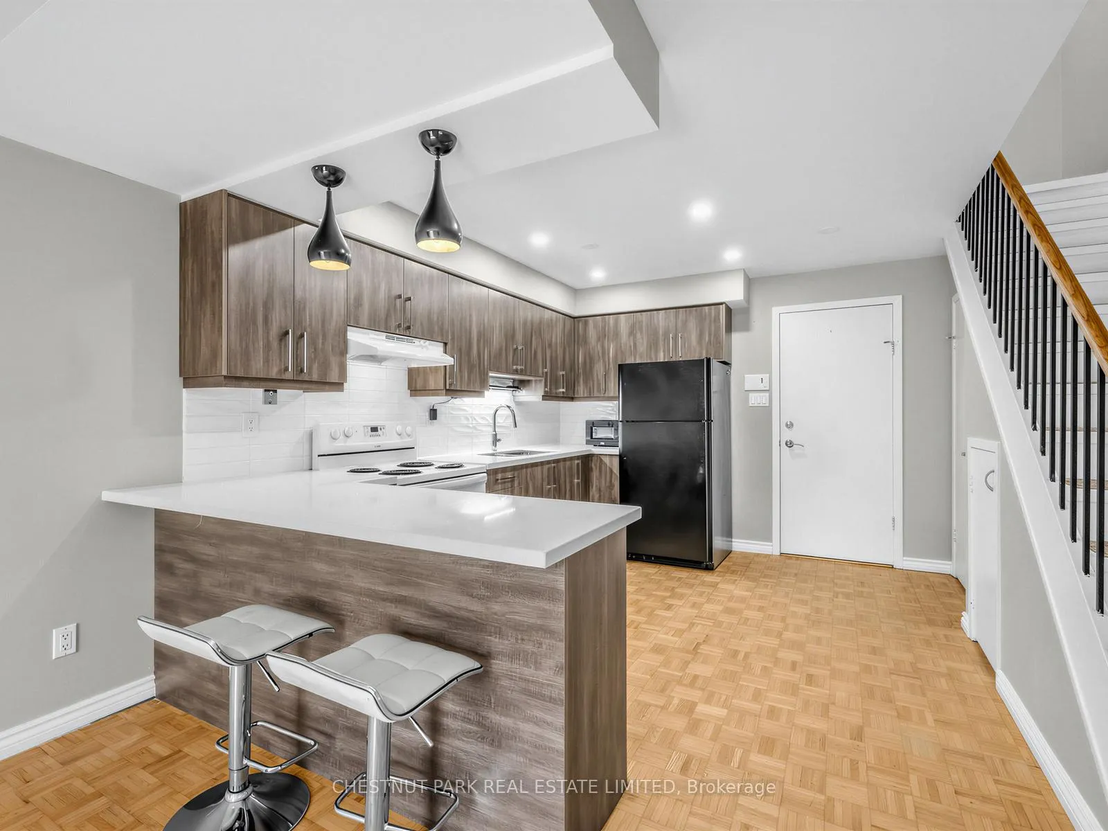 Photo 2 of Unit 3, 880 Broadview Avenue, Toronto, Playter Estates-Danforth — HOMEH