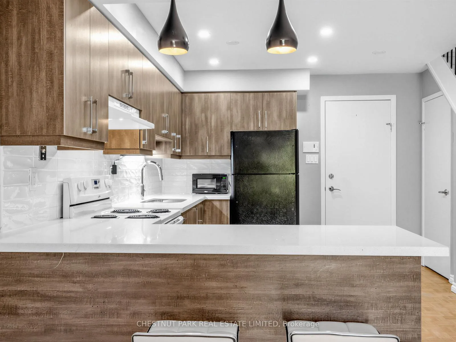 Photo 3 of Unit 3, 880 Broadview Avenue, Toronto, Playter Estates-Danforth — HOMEH