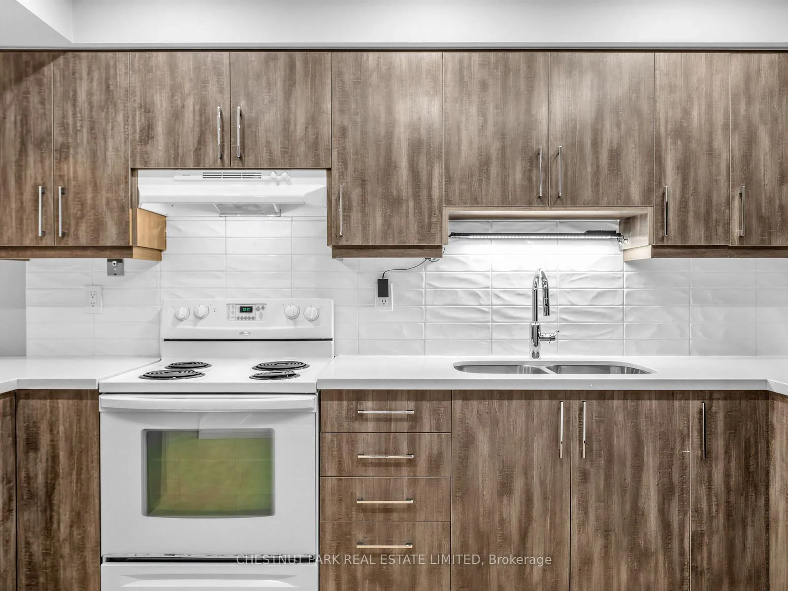 Photo 4 of Unit 3, 880 Broadview Avenue, Toronto, Playter Estates-Danforth — HOMEH