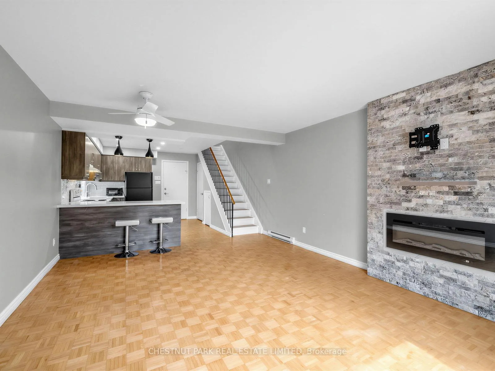 Photo 7 of Unit 3, 880 Broadview Avenue, Toronto, Playter Estates-Danforth — HOMEH