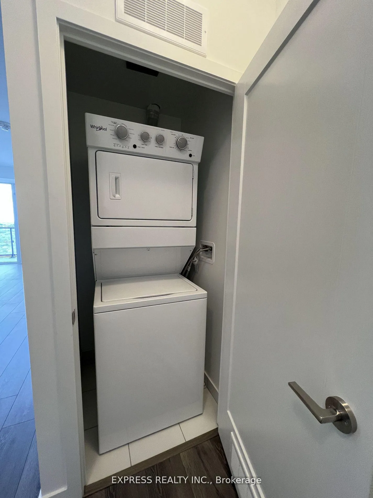Photo 8 of Unit Lph06, 105 Oneida Crescent, Richmond Hill, Langstaff — HOMEH