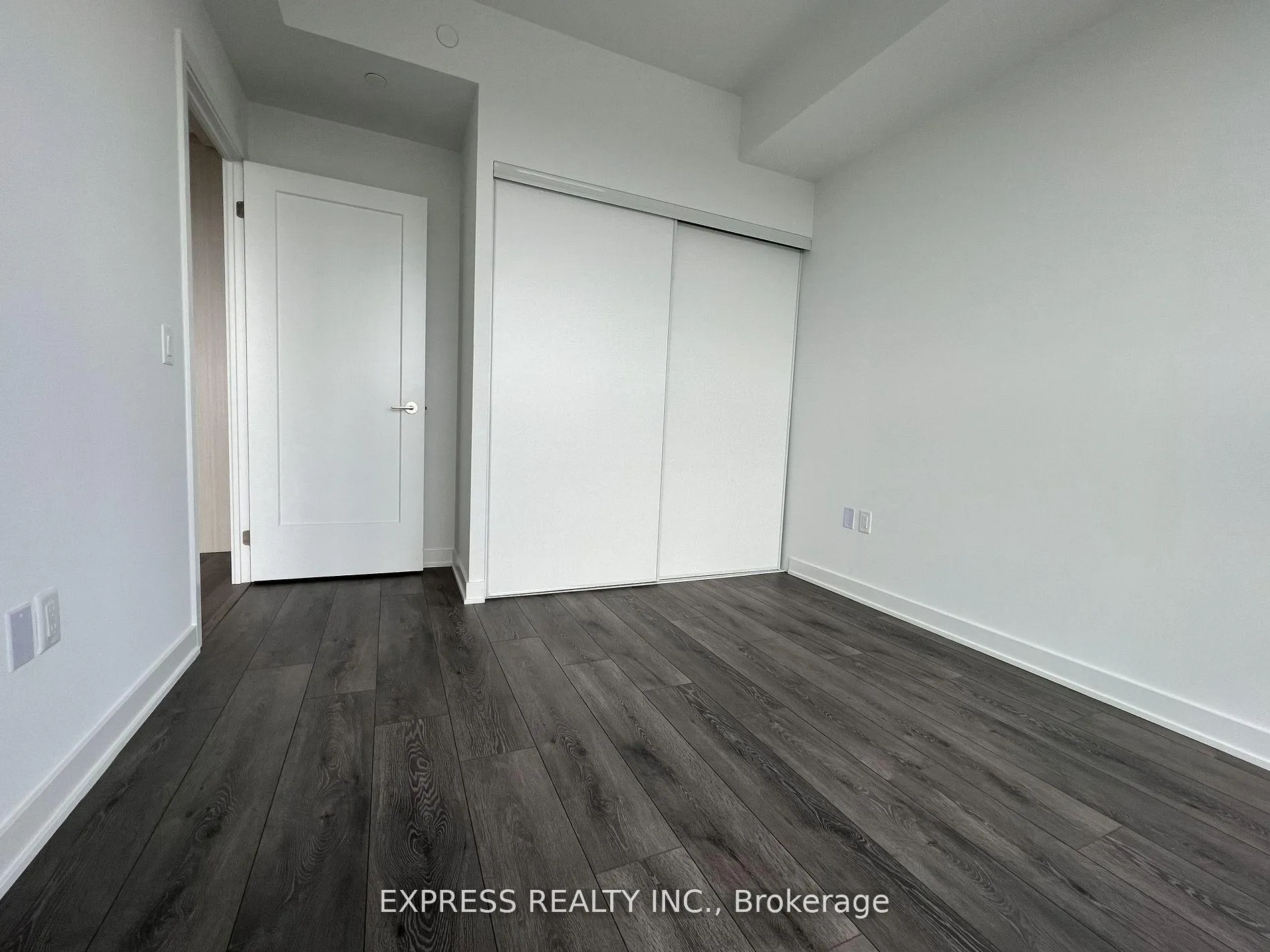 Photo 9 of Unit Lph06, 105 Oneida Crescent, Richmond Hill, Langstaff — HOMEH