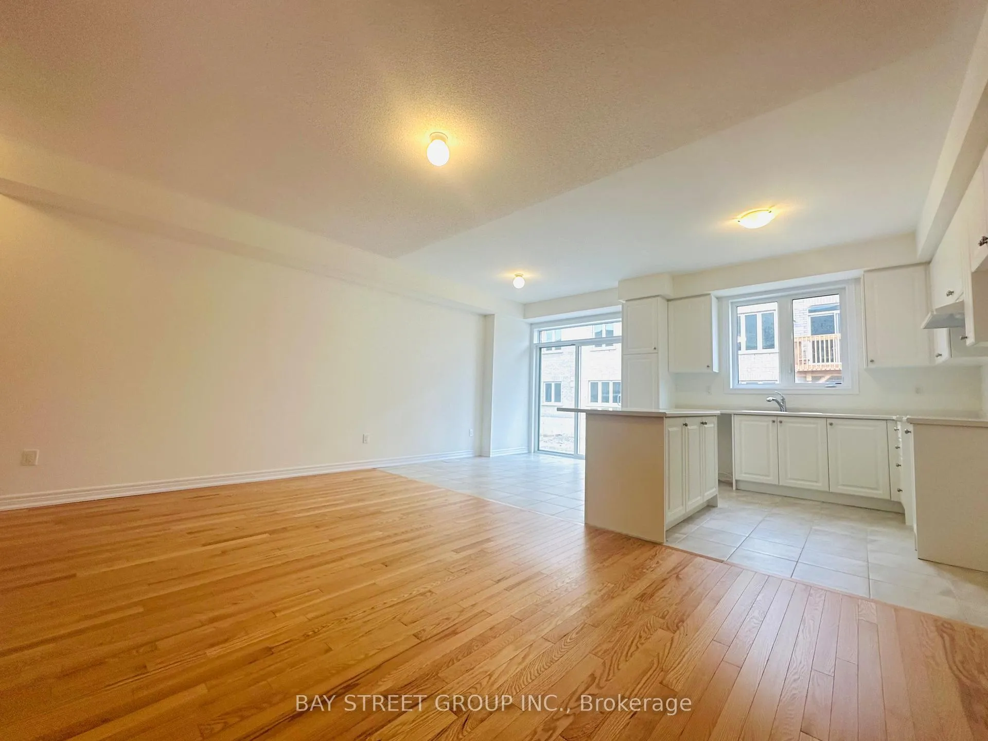 Photo 3 of 1010 Crowsnest Hollow, Pickering, Rural Pickering — HOMEH