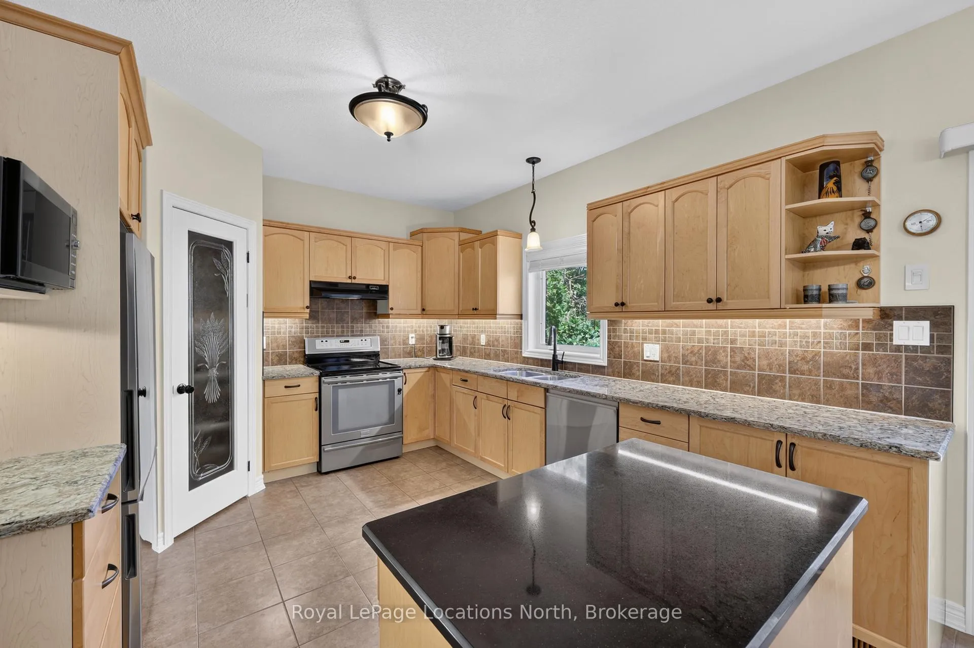 Photo 18 of 47 Chamberlain Crescent, Collingwood — HOMEH