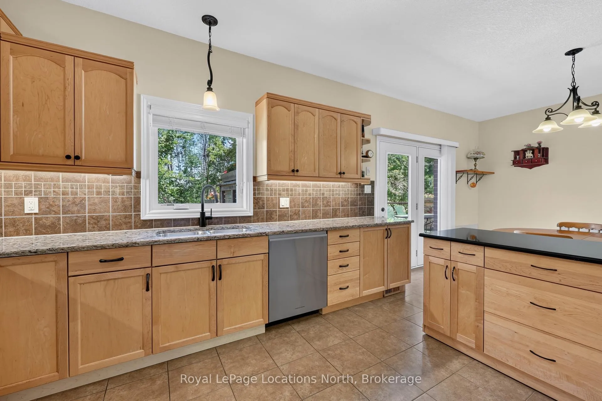 Photo 20 of 47 Chamberlain Crescent, Collingwood — HOMEH