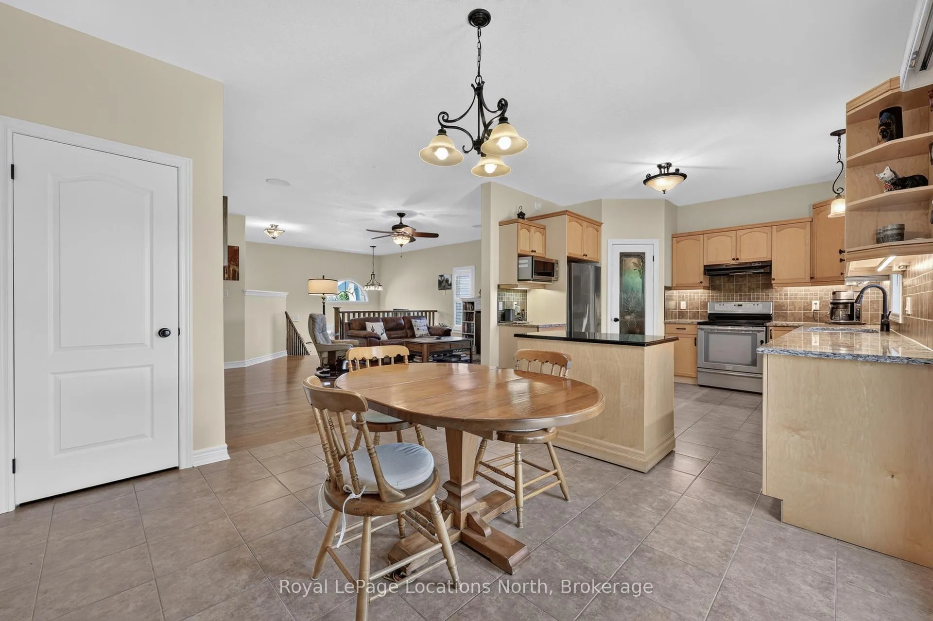 Photo 25 of 47 Chamberlain Crescent, Collingwood — HOMEH