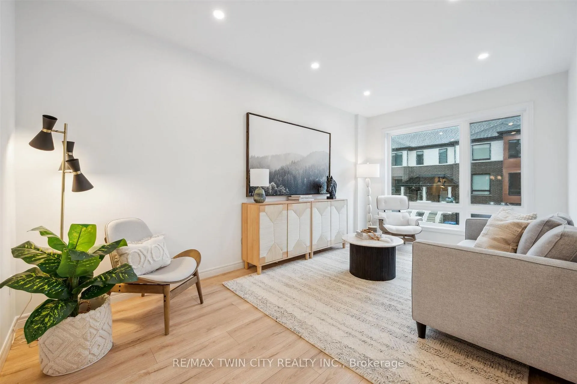 Photo 4 of 2 Sora Lane, Guelph, Grange Road — HOMEH