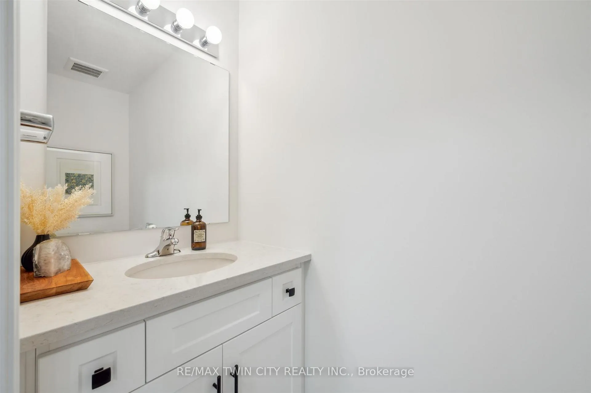 Photo 14 of 2 Sora Lane, Guelph, Grange Road — HOMEH