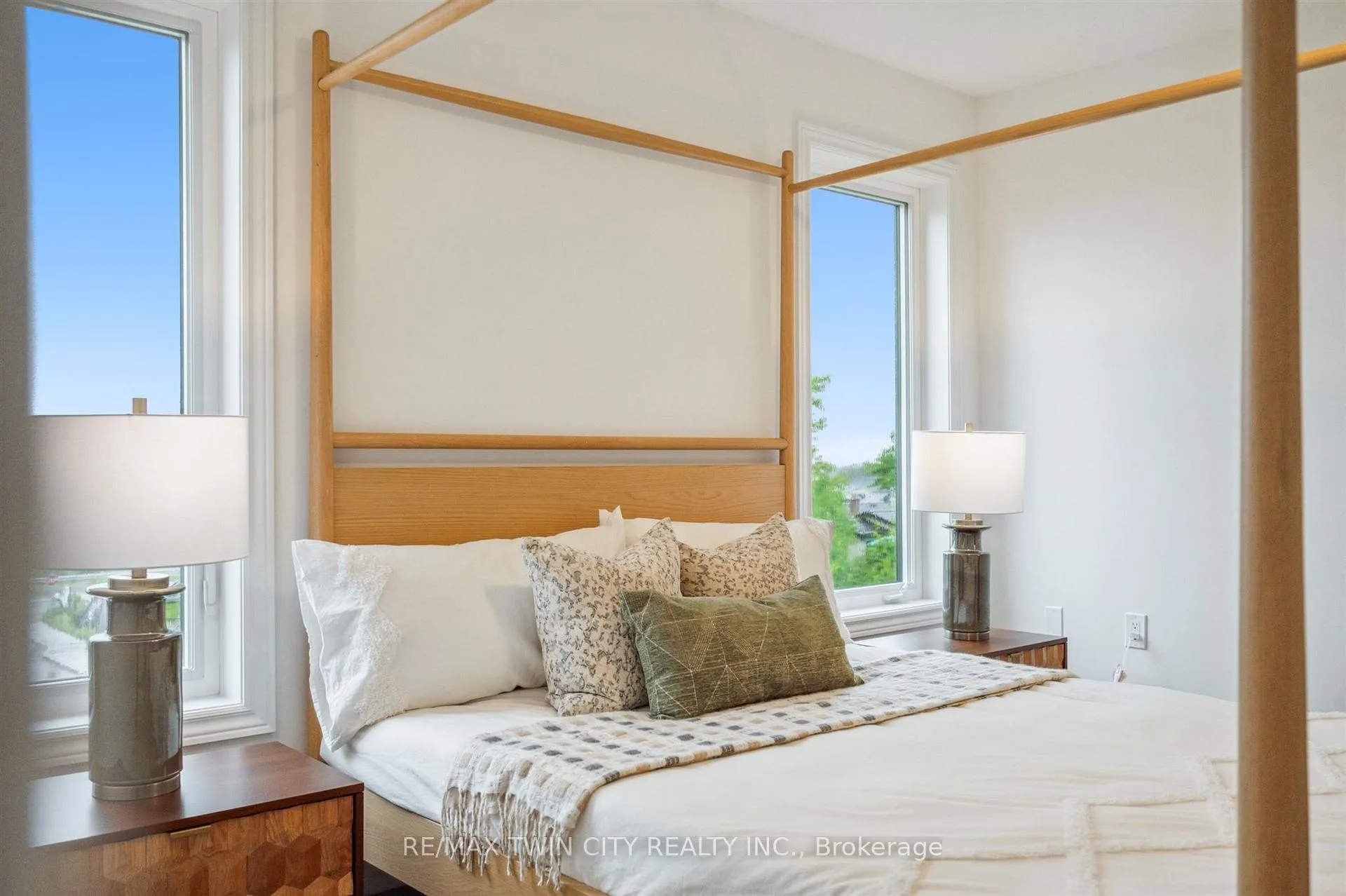 Photo 34 of 2 Sora Lane, Guelph, Grange Road — HOMEH