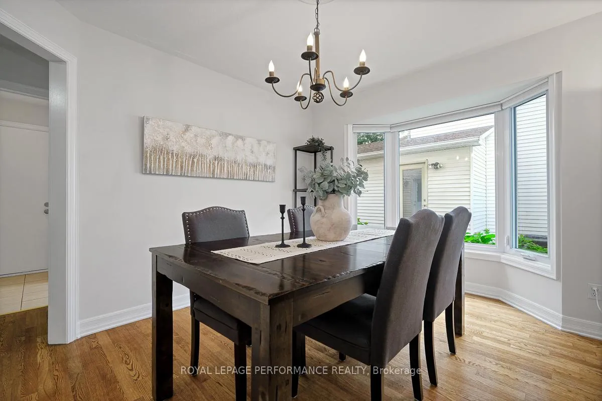 Photo 8 of 1595 Champneuf Drive, Ottawa, Chateauneuf — HOMEH