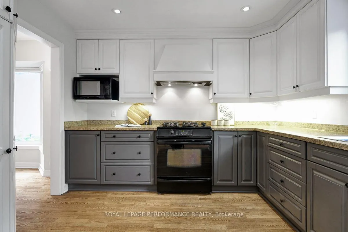 Photo 12 of 1595 Champneuf Drive, Ottawa, Chateauneuf — HOMEH