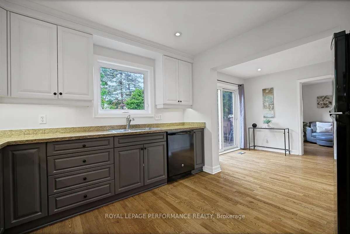 Photo 14 of 1595 Champneuf Drive, Ottawa, Chateauneuf — HOMEH