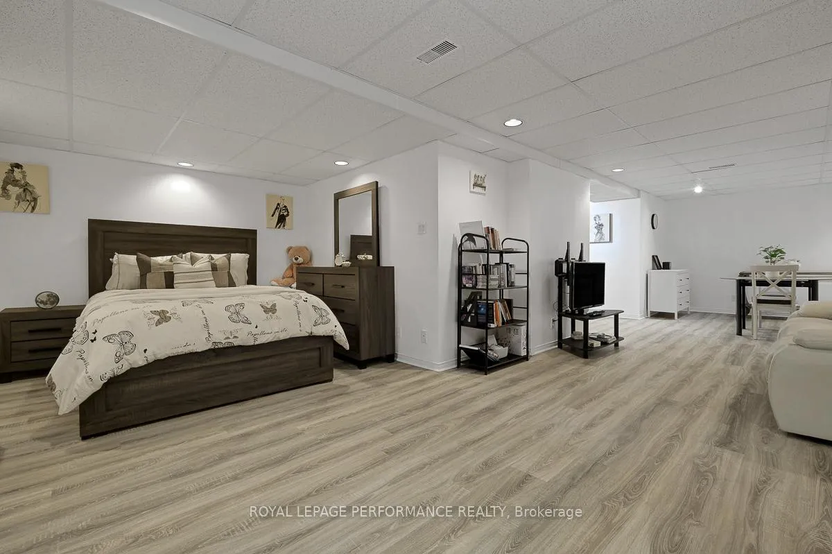 Photo 33 of 1595 Champneuf Drive, Ottawa, Chateauneuf — HOMEH