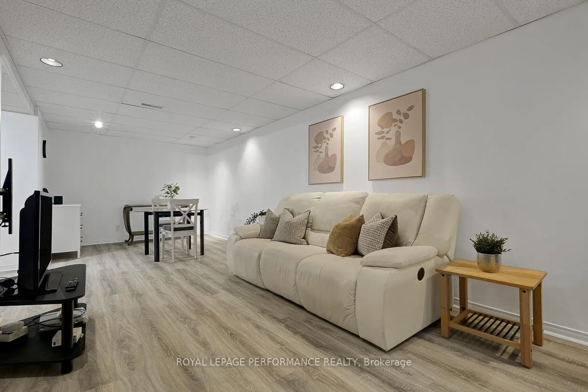 Photo 38 of 1595 Champneuf Drive, Ottawa, Chateauneuf — HOMEH