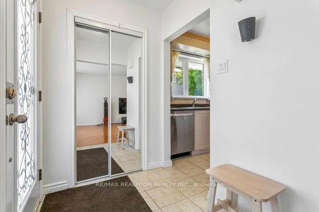 Photo 7 of 27 Elfindale Crescent, North York, Henry Farm — HOMEH