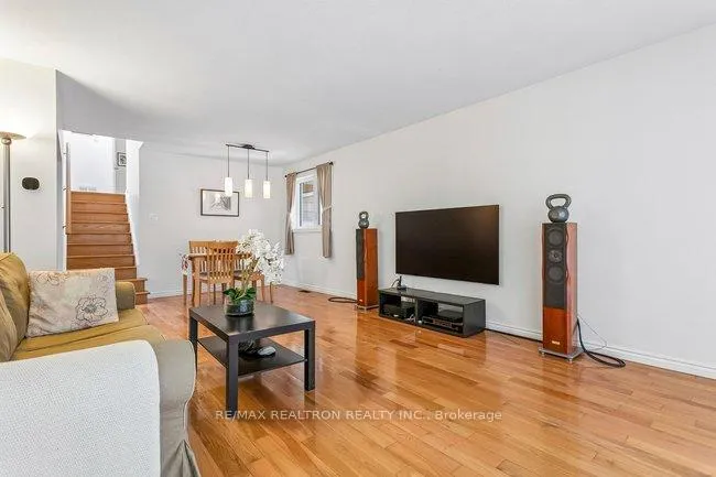 Photo 8 of 27 Elfindale Crescent, North York, Henry Farm — HOMEH