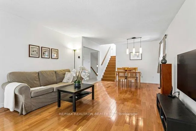 Photo 10 of 27 Elfindale Crescent, North York, Henry Farm — HOMEH