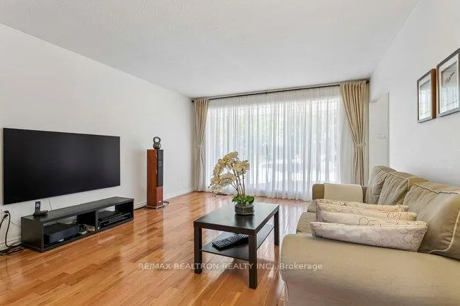 Photo 12 of 27 Elfindale Crescent, North York, Henry Farm — HOMEH
