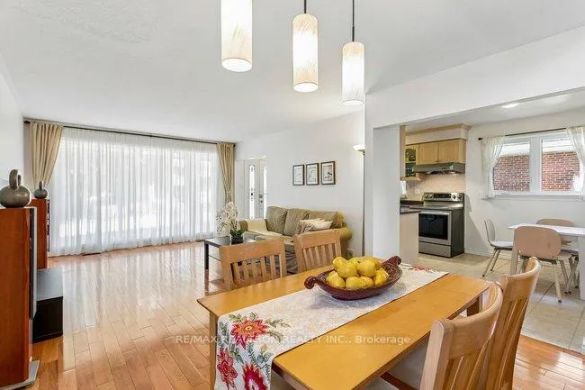 Photo 13 of 27 Elfindale Crescent, North York, Henry Farm — HOMEH