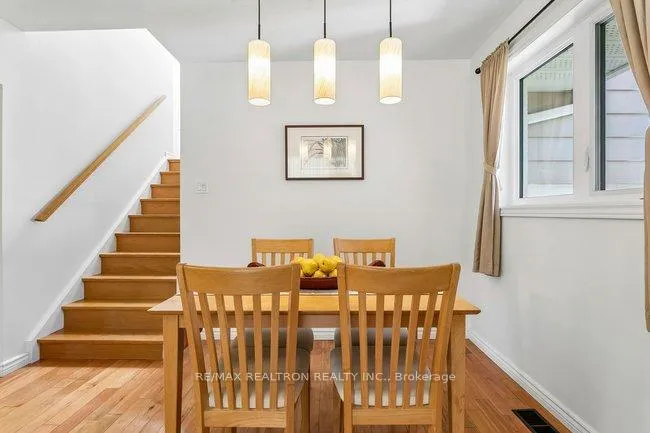 Photo 17 of 27 Elfindale Crescent, North York, Henry Farm — HOMEH