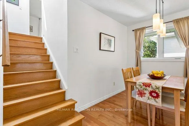 Photo 18 of 27 Elfindale Crescent, North York, Henry Farm — HOMEH
