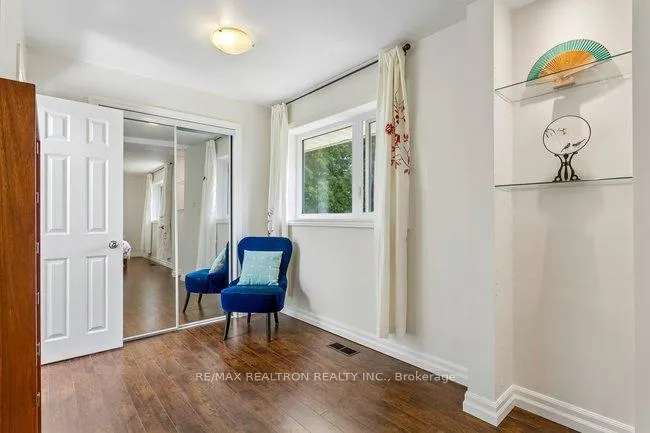 Photo 22 of 27 Elfindale Crescent, North York, Henry Farm — HOMEH