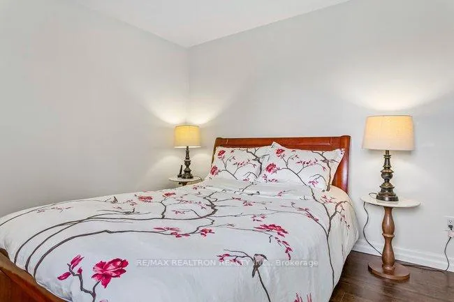 Photo 23 of 27 Elfindale Crescent, North York, Henry Farm — HOMEH