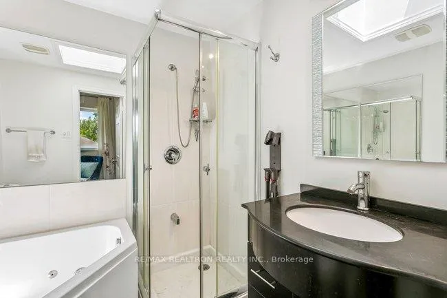 Photo 35 of 27 Elfindale Crescent, North York, Henry Farm — HOMEH