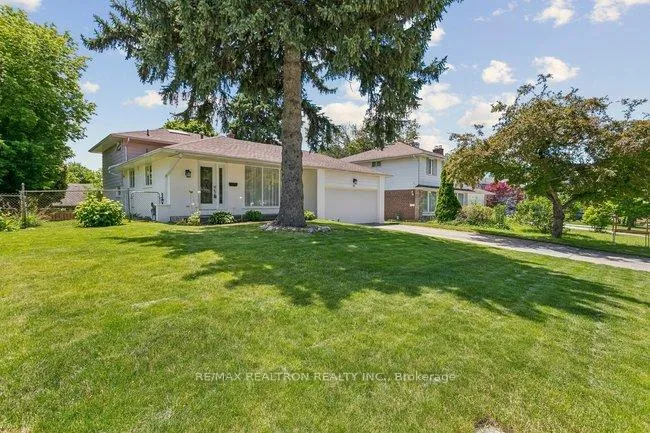 Photo 36 of 27 Elfindale Crescent, North York, Henry Farm — HOMEH