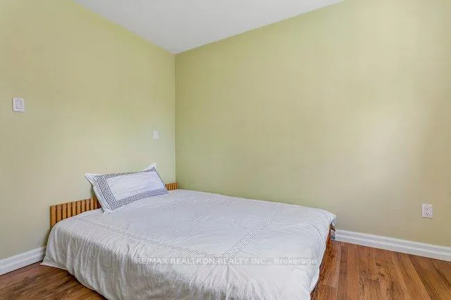 Photo 43 of 27 Elfindale Crescent, North York, Henry Farm — HOMEH