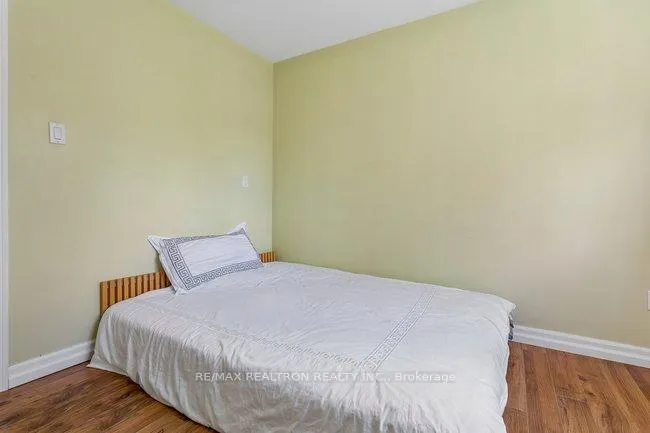 Photo 44 of 27 Elfindale Crescent, North York, Henry Farm — HOMEH