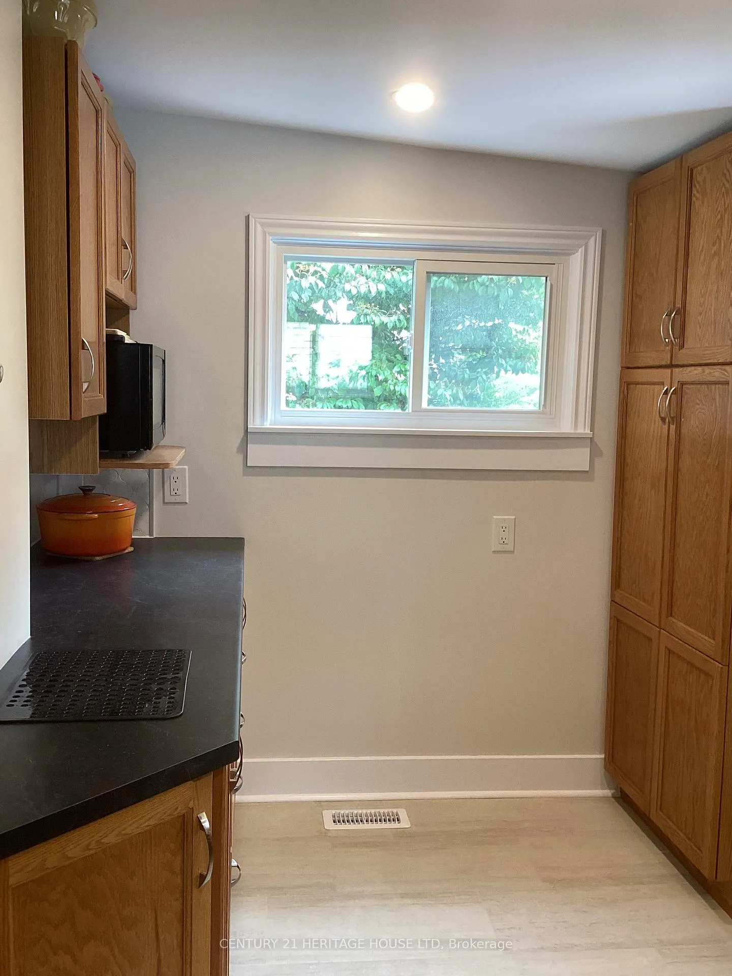 Photo 5 of 43 Hemlock Street, St. Thomas — HOMEH