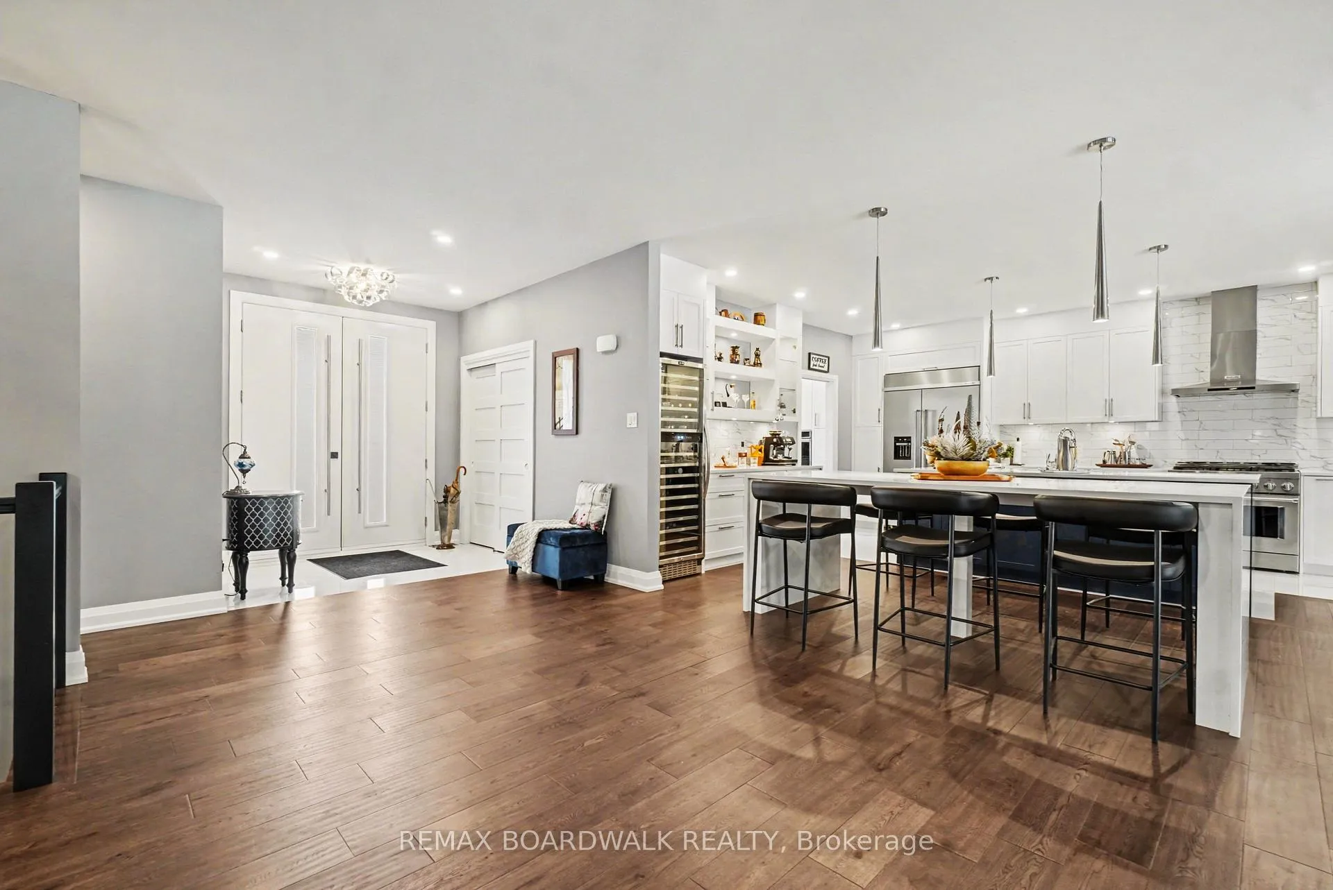 Photo 5 of 139 St Thomas Street, Russell, Russell Twp — HOMEH