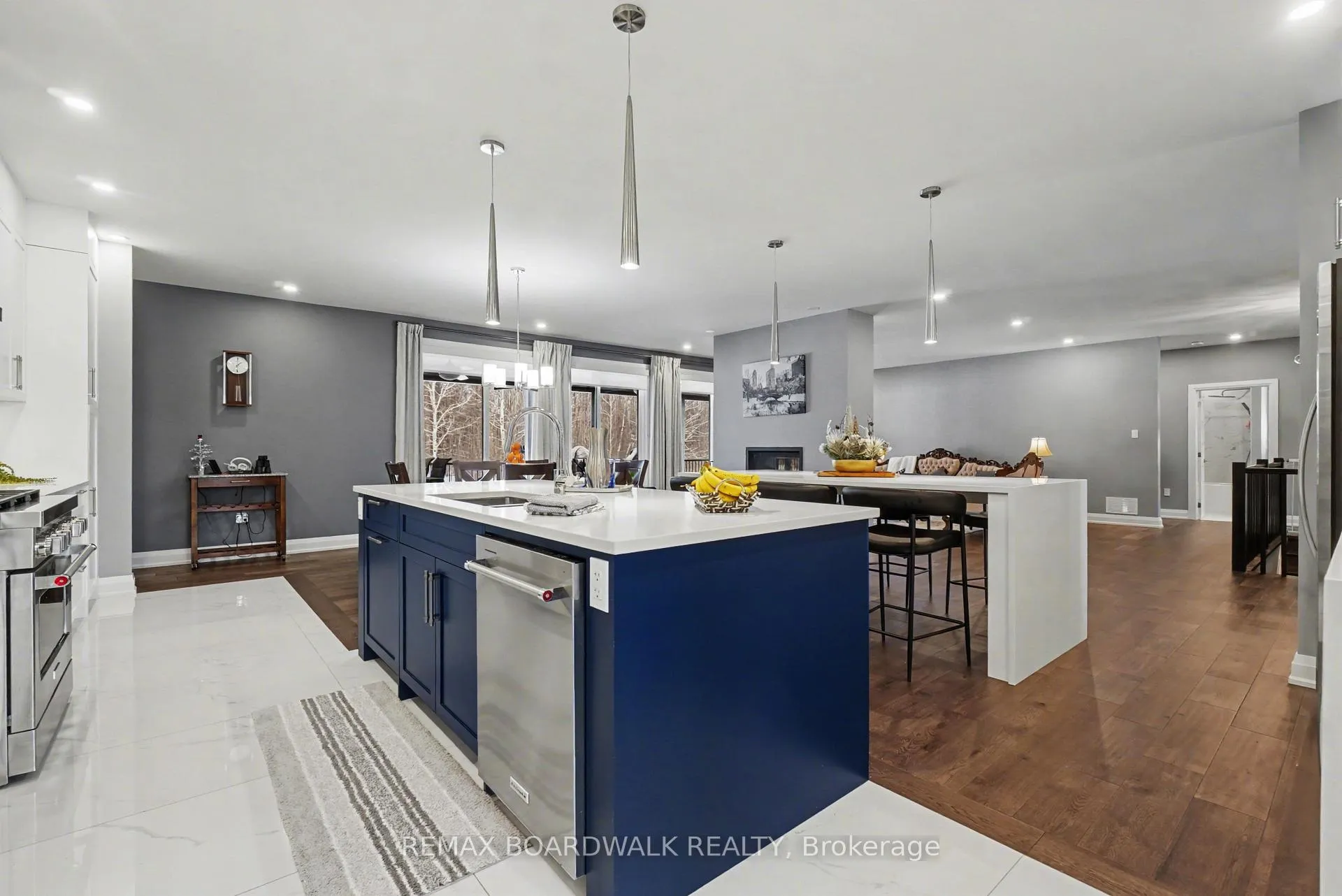 Photo 10 of 139 St Thomas Street, Russell, Russell Twp — HOMEH