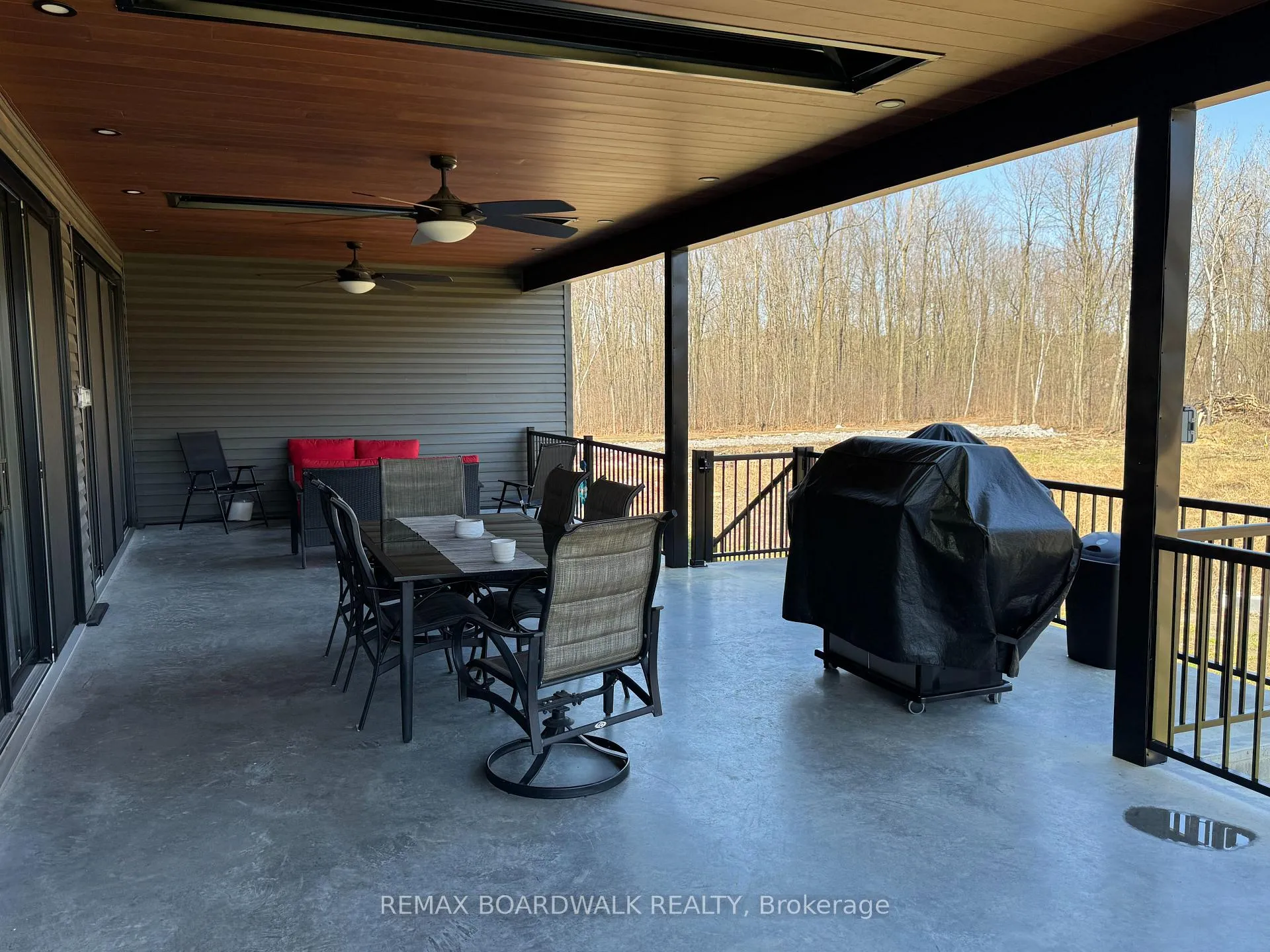 Photo 41 of 139 St Thomas Street, Russell, Russell Twp — HOMEH