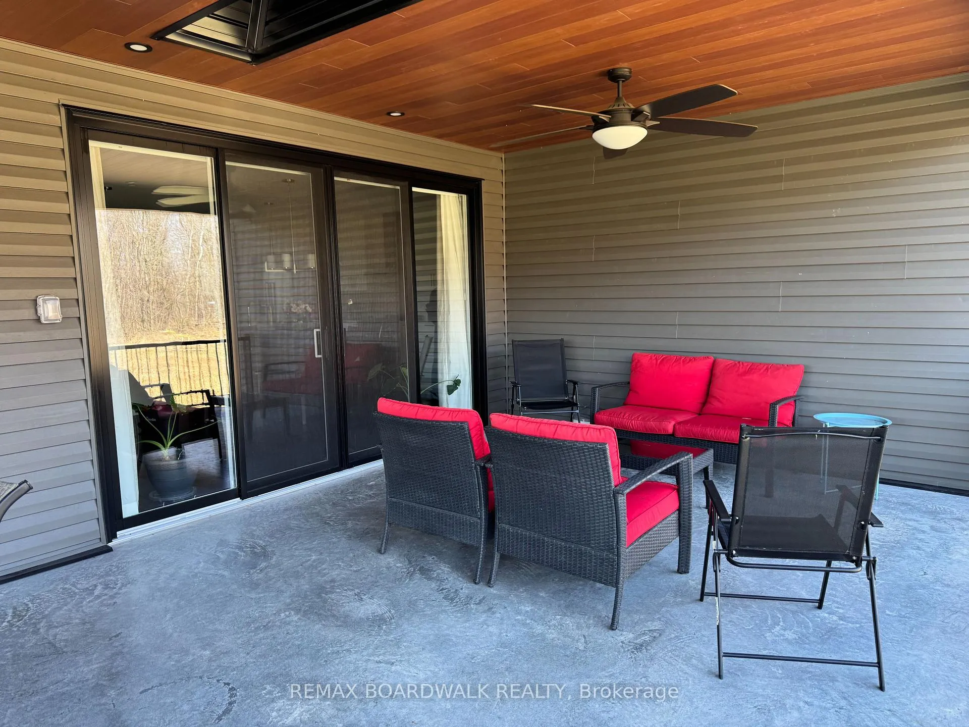Photo 42 of 139 St Thomas Street, Russell, Russell Twp — HOMEH