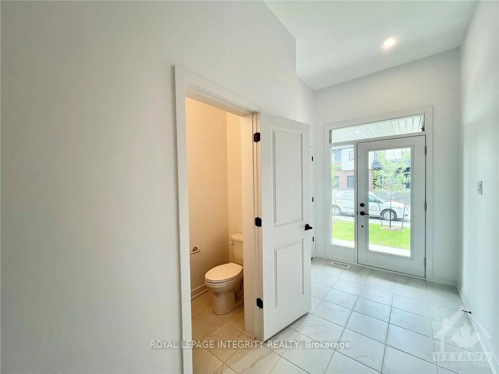 Photo 2 of 1000 Acoustic Way, Ottawa, Riverside South/Gloucester Glen — HOMEH