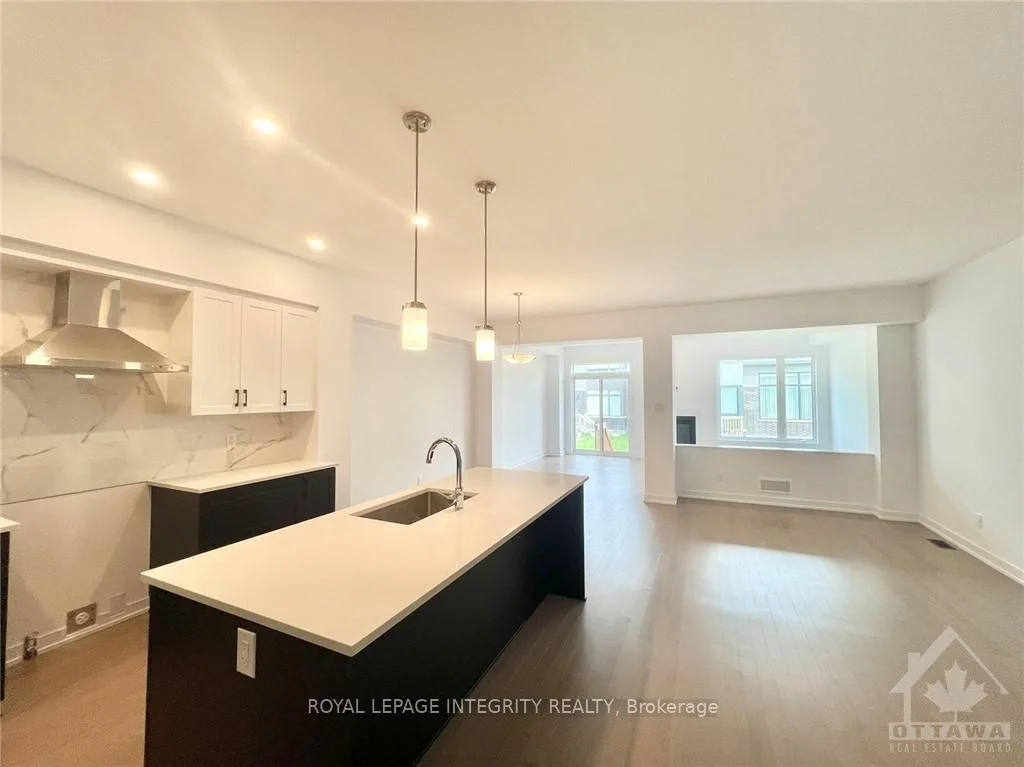 Photo 5 of 1000 Acoustic Way, Ottawa, Riverside South/Gloucester Glen — HOMEH