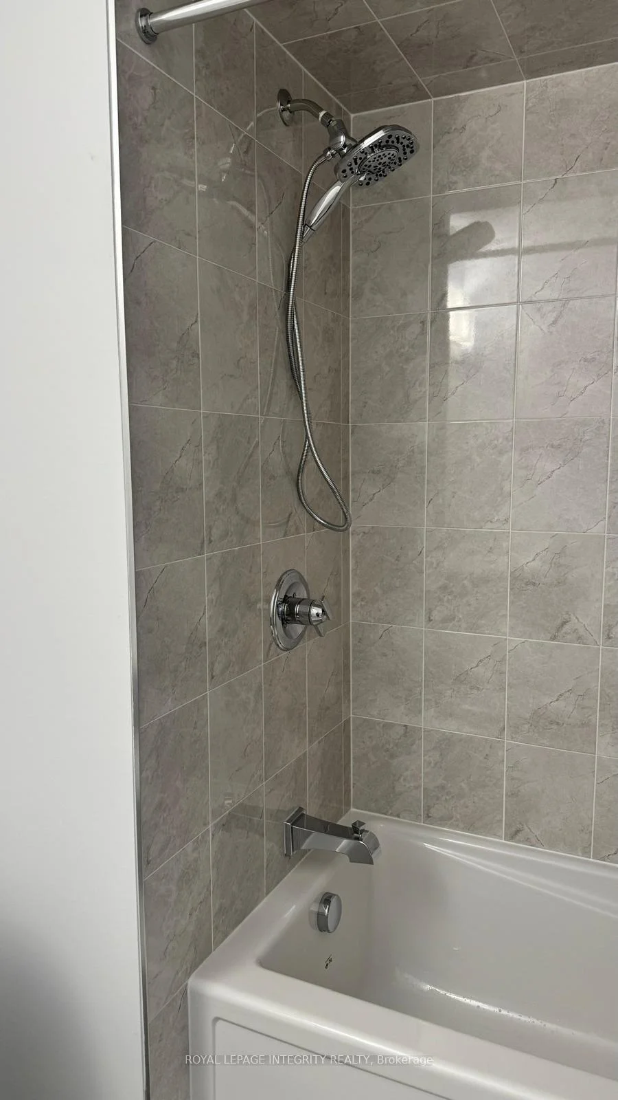 Photo 29 of 1000 Acoustic Way, Ottawa, Riverside South/Gloucester Glen — HOMEH