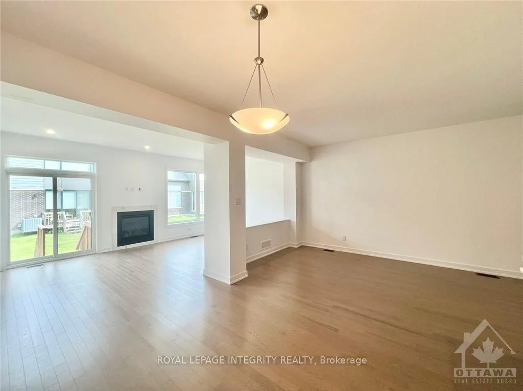 Photo 9 of 1000 Acoustic Way, Ottawa, Riverside South/Gloucester Glen — HOMEH
