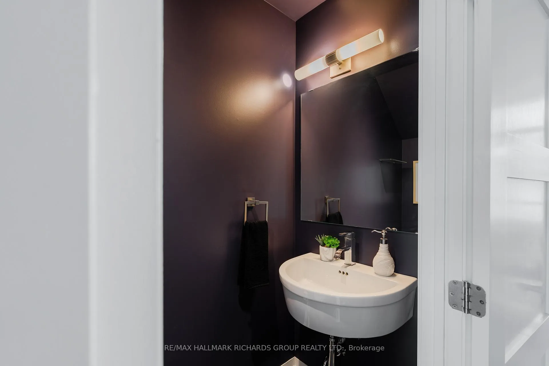 Photo 13 of Unit TH5, 2 Bellefair Avenue, Toronto, The Beaches — HOMEH